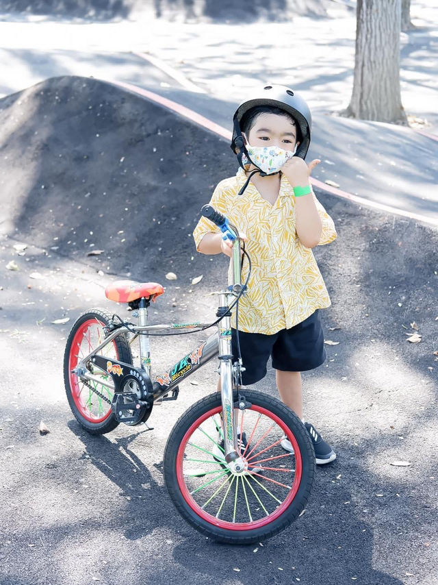 ปั่นจักรยานที่ Grandee Cafe’ & Skate Park 🚴🏻‍♂️