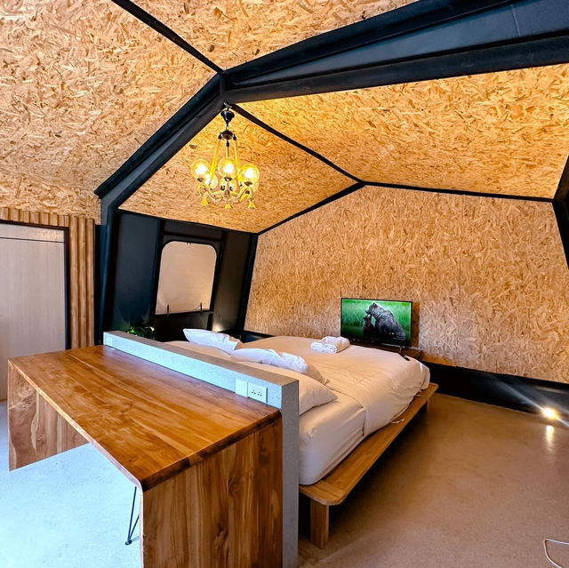 ที่พักเขาใหญ่สไตล์Glamping อาณาจักรพูลวิลล่า