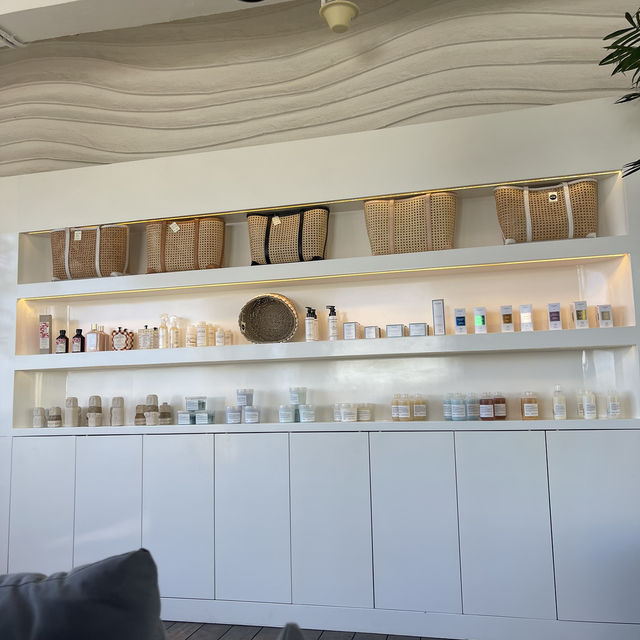 【バリ島🇮🇩スミニャック】Spring Spa🩵