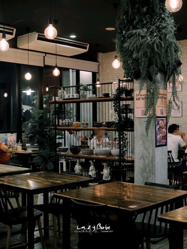 ข้าวด้งหมูแดงเตาถ่าน ศิริราช วังหลัง