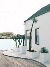 Baan Tah on the Sea ที่พักริมทะเลบางเสร่