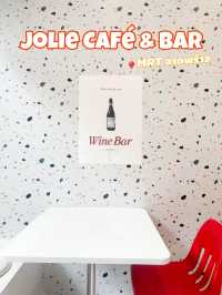 Jolie Café & Bar ย่านลาดพร้าว