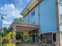 T.W.Seaview Hotel ท่าศาลา ที่พักดีราคาถูก