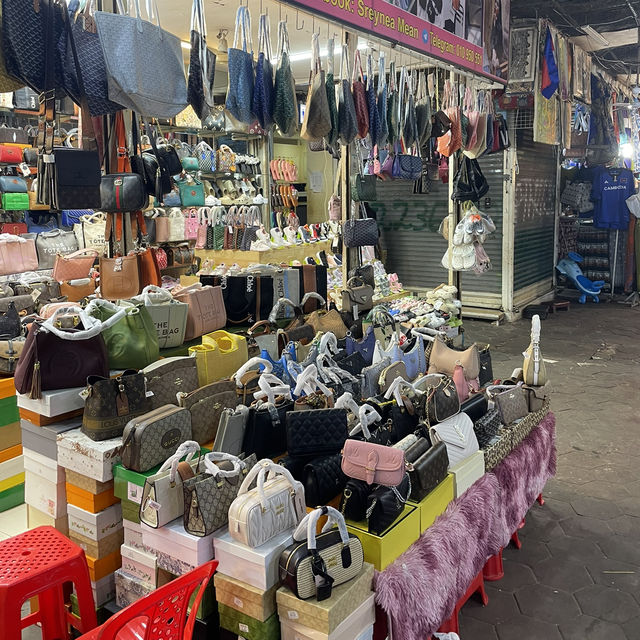 【シェムリアップ】カンボジアのお土産を買うならここ！🇰🇭
