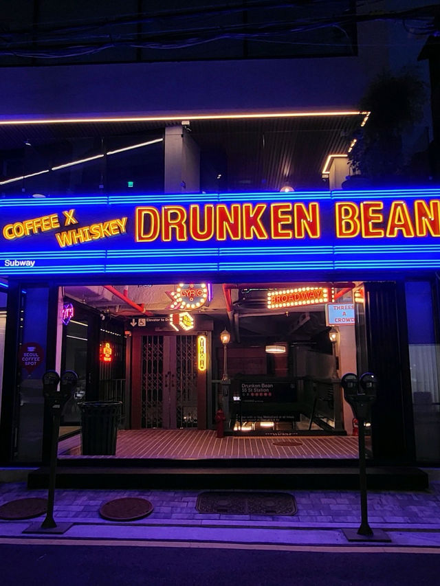 🪽🪵미국 뉴욕 컨셉의 강남 대형 카페 <드렁큰빈>