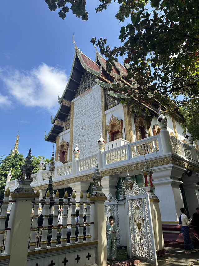 📍“วัดกู่เต้า” เจดีย์รูปทรงน้ำเต้าแบบศิลปพม่า