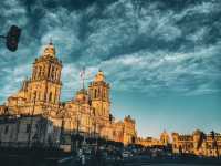 【メキシコ】メキシコシティの心臓!ソカロ広場と大聖堂⛪️