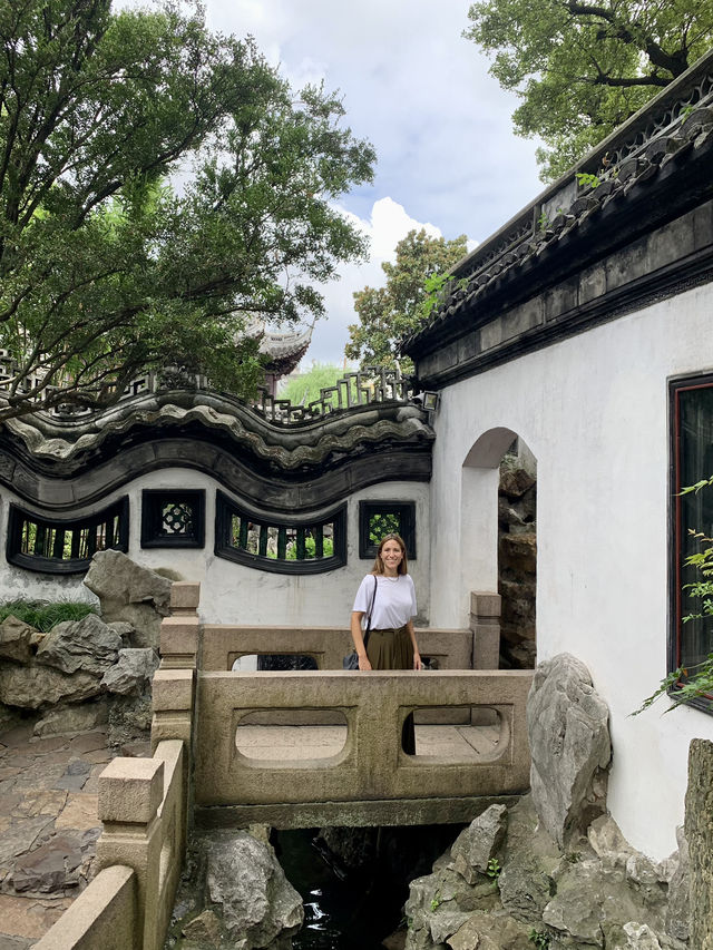 Exploring the Enchanting Yu Gardens: A Morning of Serenity in Shanghai 