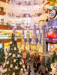 A Magical Christmas at Gurney Plaza: A Castle in the Jungle