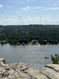 ［奧斯汀旅遊］Mount Bonnell ☀️💎在陽光下閃閃發亮的科羅拉多河