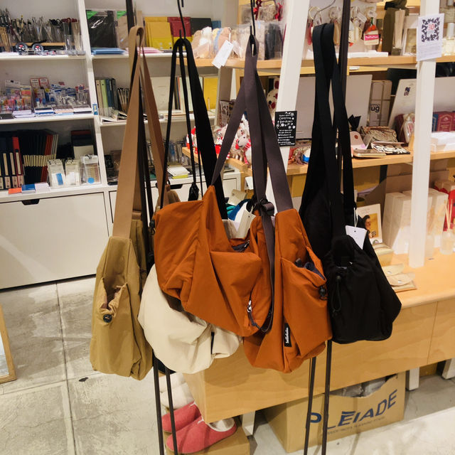 【二子玉川】 Neue - ギフト選びに来たら自分も欲しくなる！-