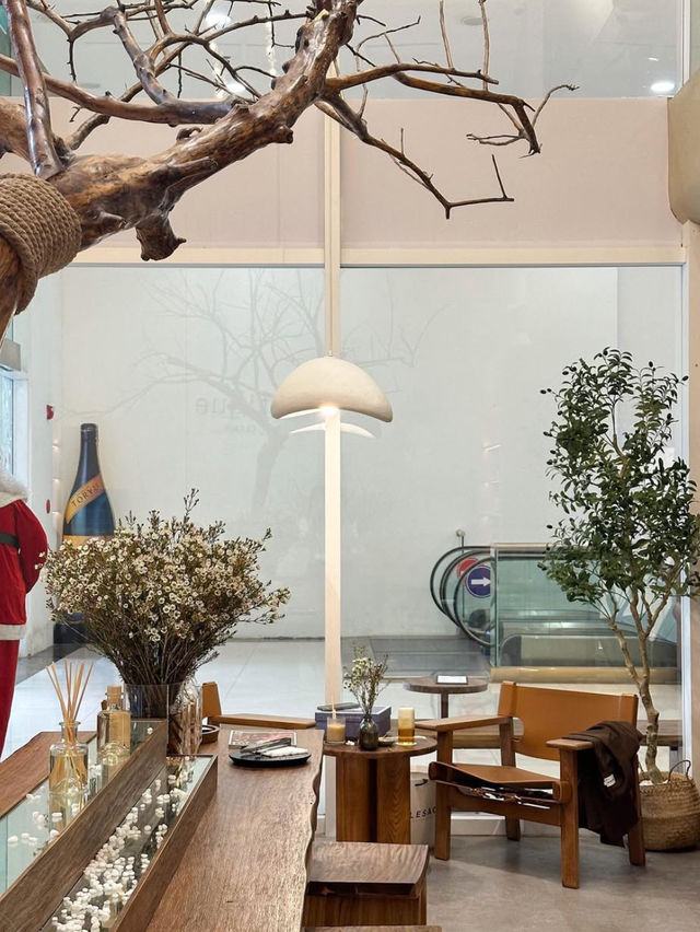 MYSTIQUE PARFUM & CAFE MYSTIQUE PARFUM & CAFE