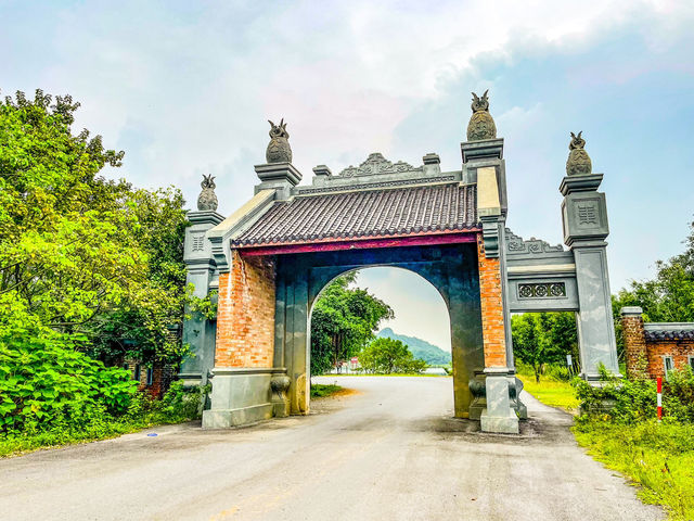 바이딘 사원 인근..Hồ Đàm Thị