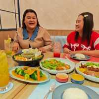 ร้านอาหารสีฟ้า 𝗦𝗘𝗘 𝗙𝗔𝗛