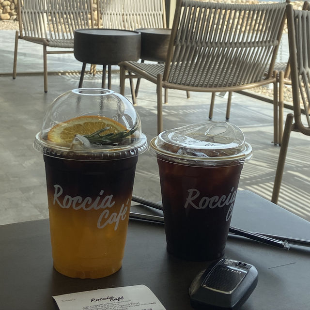 Roccia Cafe Kanchanaburi ใกล้สะพานข้ามแม่น้ำแคว