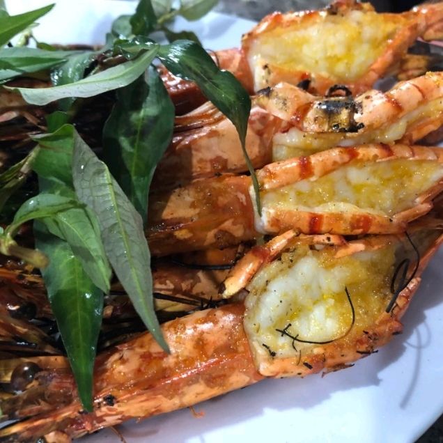 무이네888, 현지인과 관광객 모두를 사로잡는 해산물 맛집 🦀
