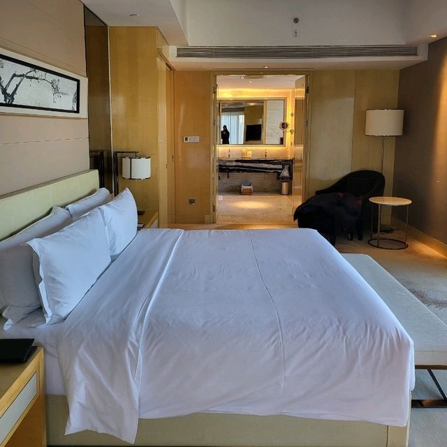 Hilton Dalian 5 star hotel in the city 🏙️