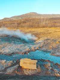冰島黃金圈景點｜Strokkur Geysir史托克間歇泉，每10分鐘噴發一次