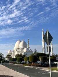Majestic Serenity at Abu Dhabi’s Grand Mosque 🕌✨
