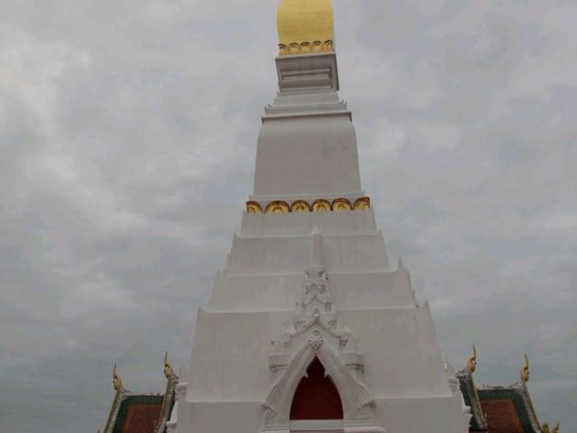 วัดพระธาตุเชิงชุมวรวิหาร สกลนคร