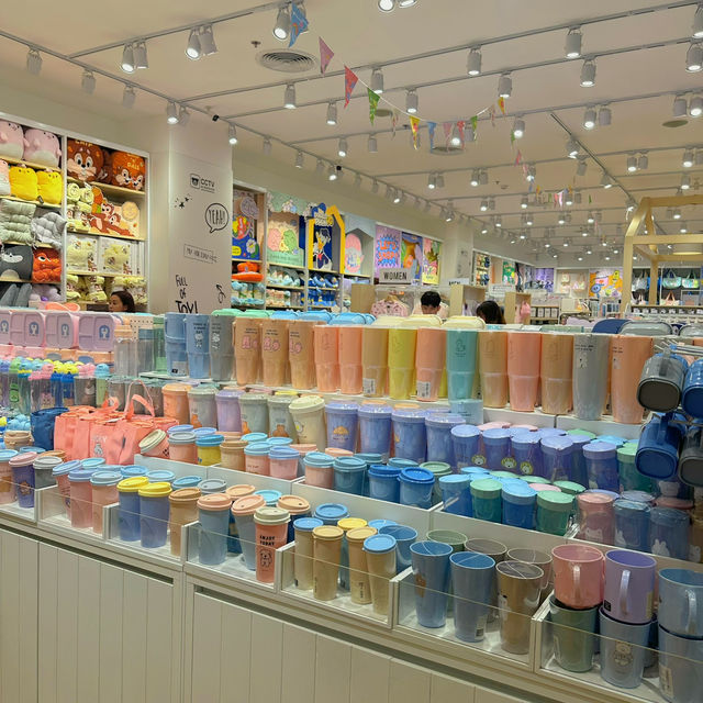 ชอปปิ้งสินค้าสุดคิ้วที่ Moshi Moshi