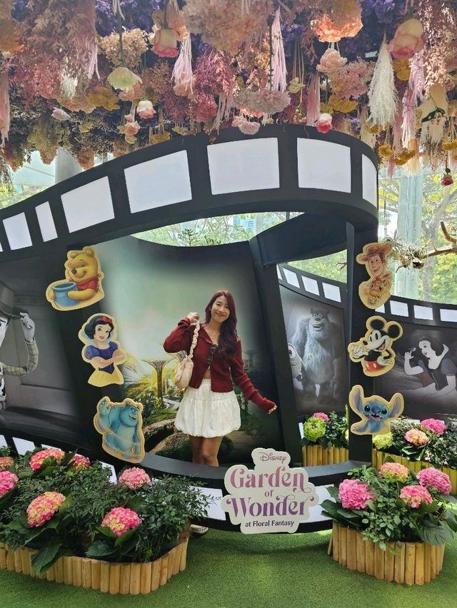 ชมดอกไม้สุดอลังการที่ The Floral Fantasy 🌸