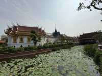 Bạn có thể dành cả ngày ở đây