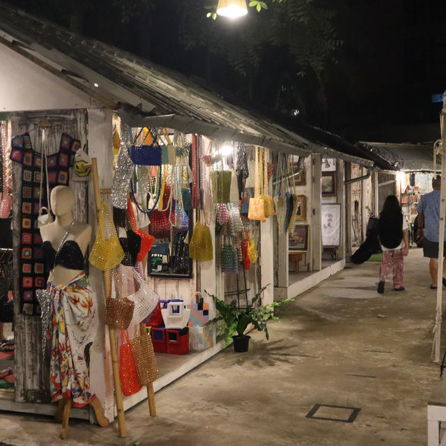 ตลาด Cicada Market หัวหิน ตลาดกลางคืนสุดชิค 