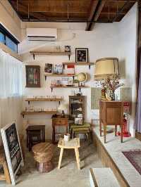 TOE LIBRARY PARC: A Quiet Café for a Solo Escape