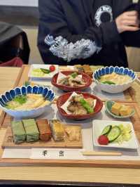 【奈良/法隆寺】落ち着いた和の空間で名物の柿の葉寿司が楽しめるお店
