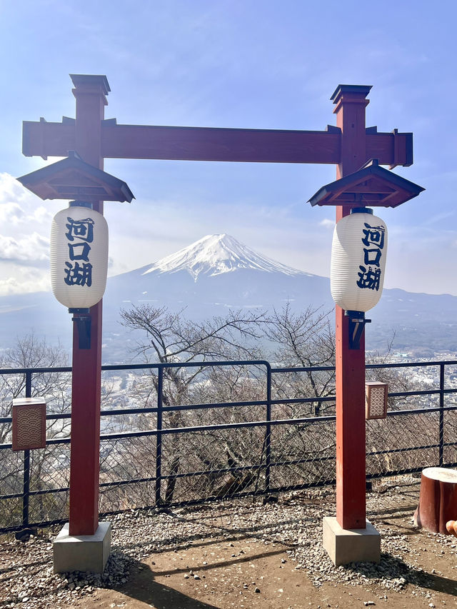  **眺望壯麗富士山！🚠搭天上山纜車，感受河口湖美景** 