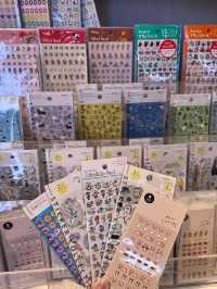 📚 日本の文房具好き必見！宝物のような文房具店ガイド ✨