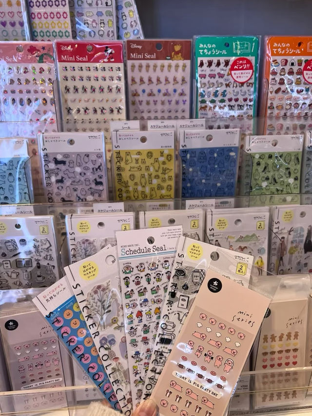 📚 日本の文房具好き必見！宝物のような文房具店ガイド ✨