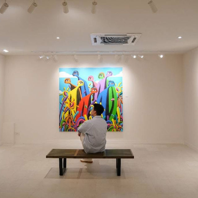 "BLISS" สัมผัสสีสันแห่งชีวิตและความฝัน 