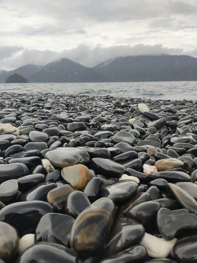 เกาะหินงามในวันฟ้าปิด