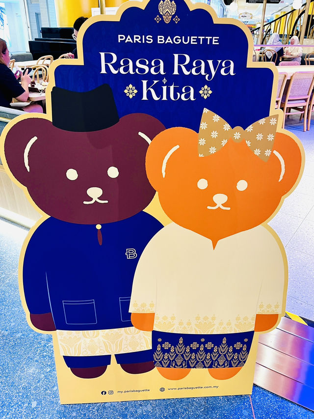 “Paris Baguette Sunway Pyramid: KL’s Chic Dessert Haven”