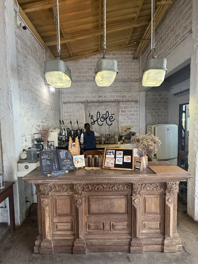 คาเฟ่ลับกลางสวนเขียว Slole Cafe & Garden โชคชัย4