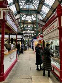 Spectacular main entrance to marketplace from the road