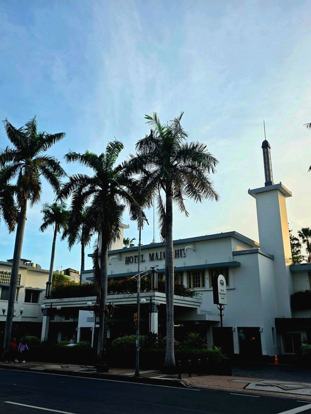 Tunjungan Street, Surabaya
