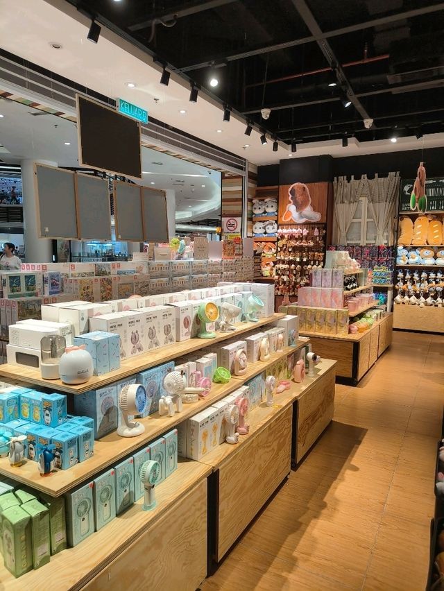 A Wholesome Wonderland for Stationery & Toy Lovers