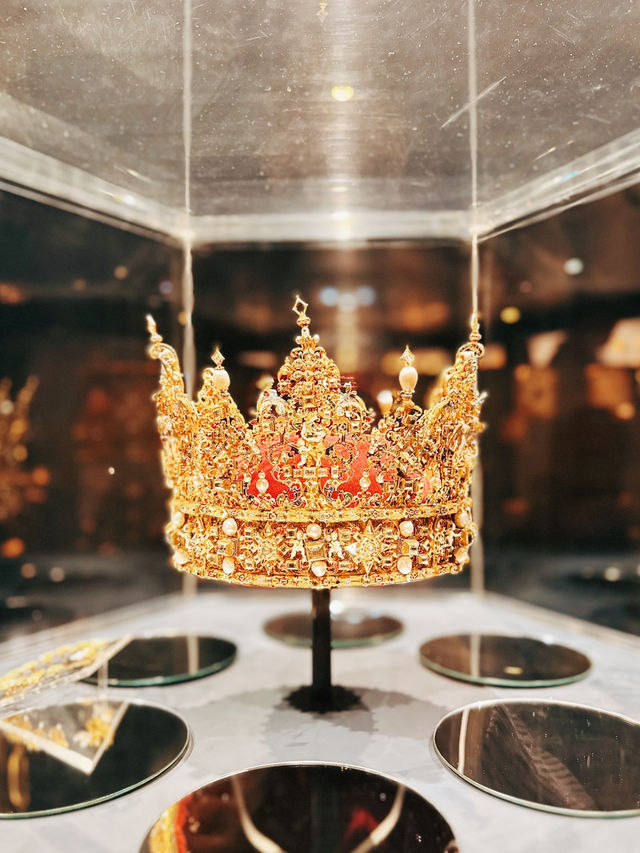 ครั้งหนึ่งในชีวิต ชม Royal Crown ที่ Rosenburg