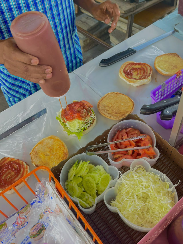 Burger จิเนาะ โกตาบารู