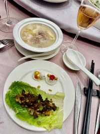 感謝Eric請大家給我過生日.美食.美酒加好友.鮮花.蛋糕真開心