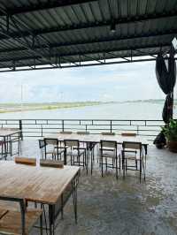 อาหารทะเลสด อร่อย ต้องร้านลมพันท้าย สมุทรสาคร