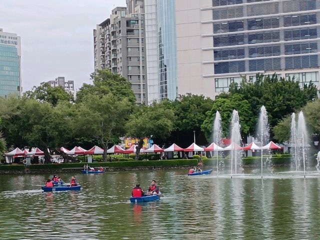 鬧中取靜的時光綠洲，台中公園漫遊。