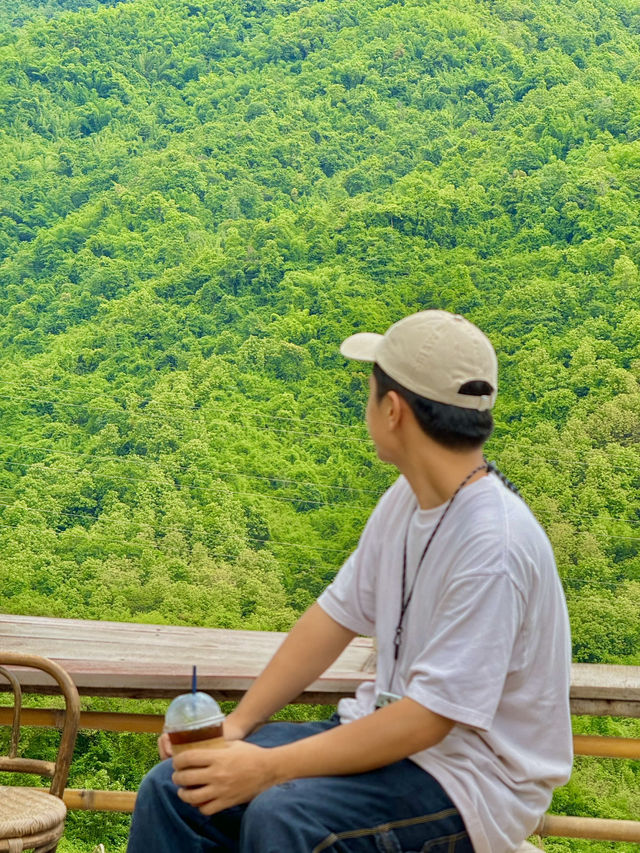 คาเฟ่ลับๆระหว่างทางที่เขาค้อ วิวสวยมาก 🍃🤍