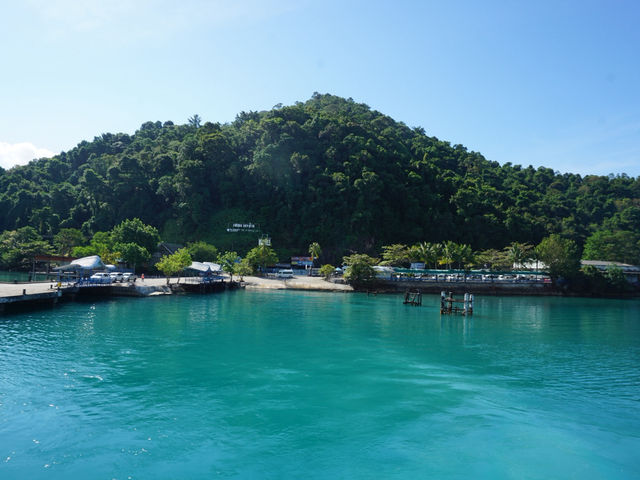 เรือเฟอร์รี่ไปเกาะช้าง ท่าเรืออ่าวธรรมชาติ