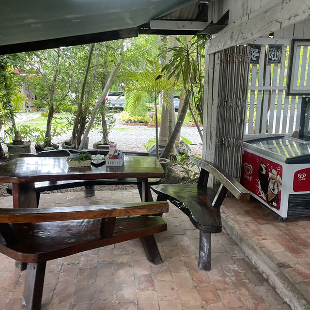 ย่านซื่อกาเดนท์ กาแฟสด ร้านอาหารแนะนำในสตูล