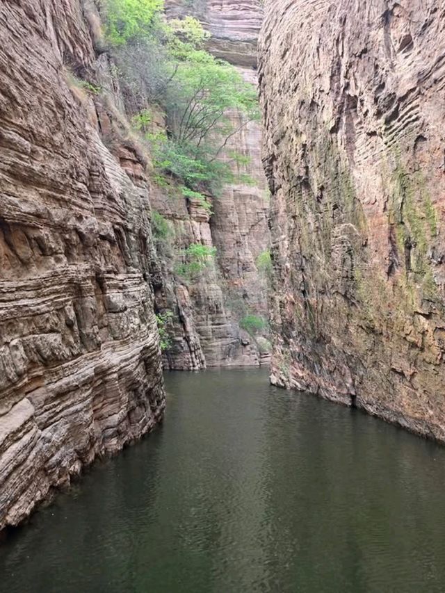 Nature’s Chill Spot with Waterfalls and Good Vibes