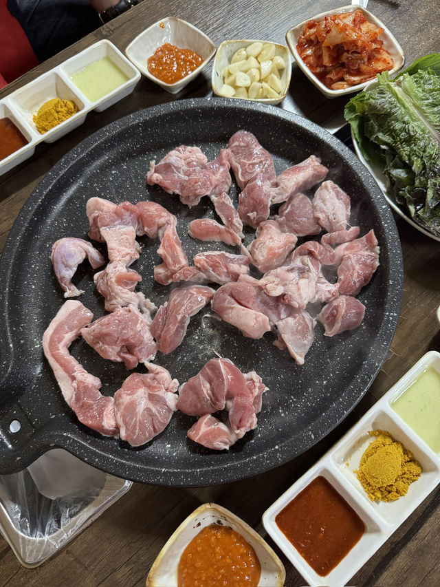 【韓国旅行】並んでも食べたい！地元民が通うコスパ最強！豚焼肉